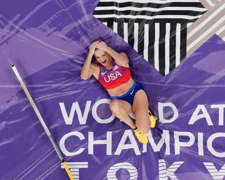 The American vaulter claims third world vaulting gold in thrilling Tokyo showdown